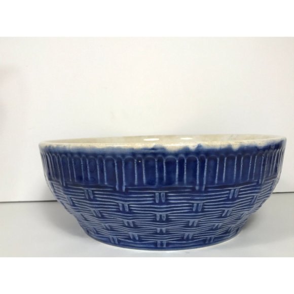 Vintage stoneware basket weave mixing bowl, blue 9" serving Bowl, ironstone pott - Picture 5 of 10